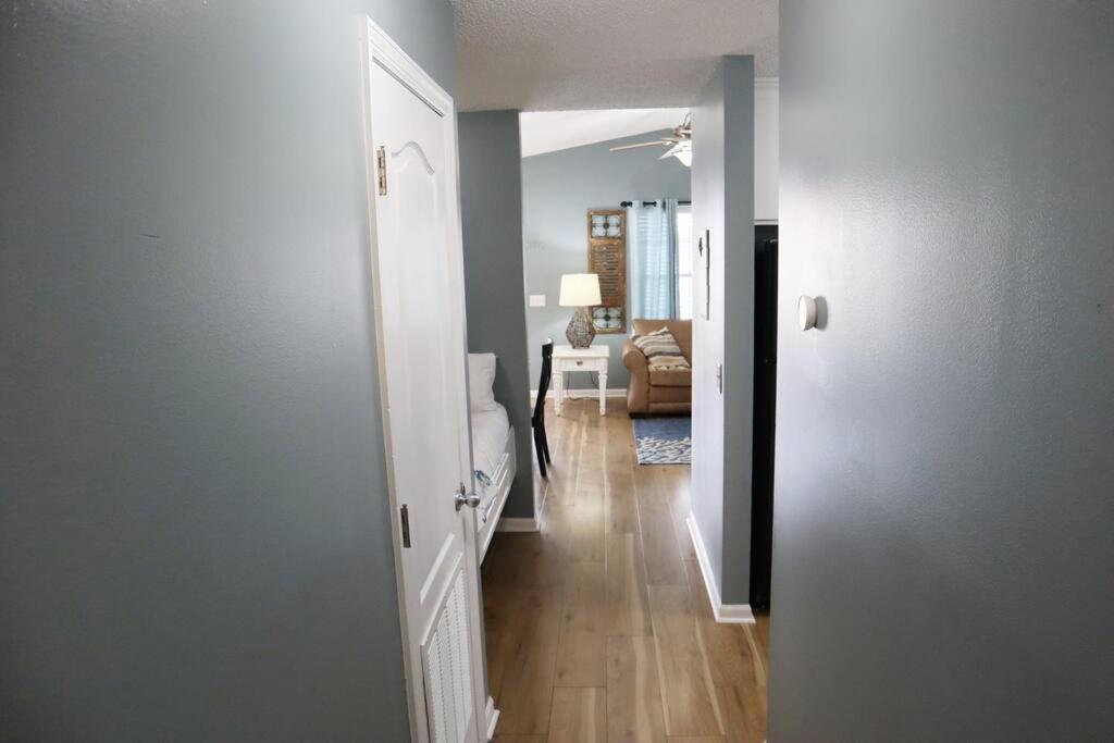 Lazy Palm 4 Pools Short Walk To Beach! Sleeps 5! Panama City Beach Exterior photo