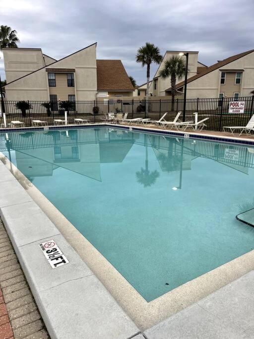 Lazy Palm 4 Pools Short Walk To Beach! Sleeps 5! Panama City Beach Exterior photo